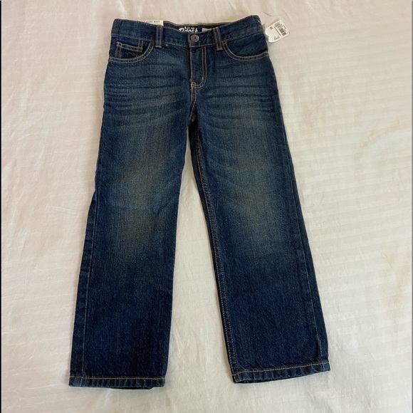 NWT boy’s Oshkosh b’gosh jeans classic fit size 5r - Picture 1 of 7